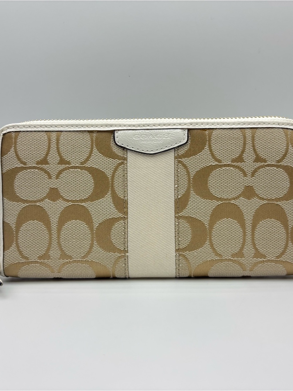 Coach F51710 Accordion Zip Wallet Light Khaki / Ivory Canvas - NWT ✨ $228 Retail